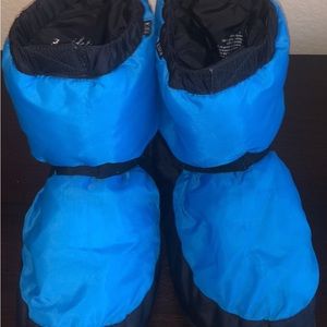Bloch warm up booties, size large.